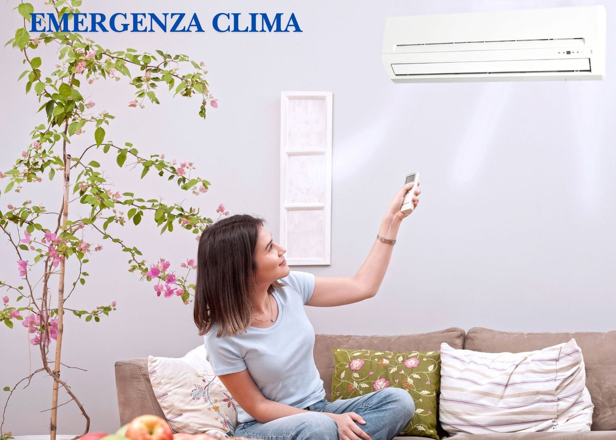 Climatizzatore in funzione in un soggiorno - Assistenza condizionatori a Lucca